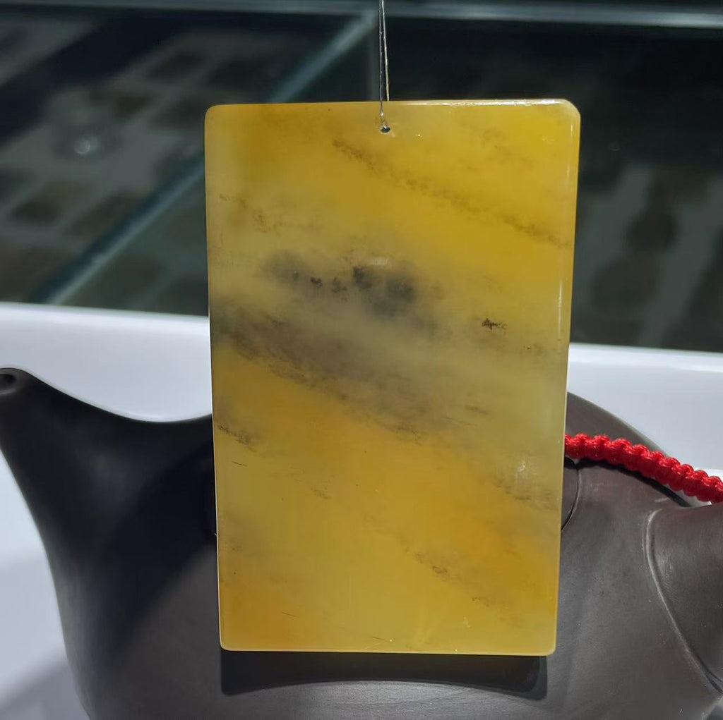 Yellow jade pendant ( Collector's Scale Size )