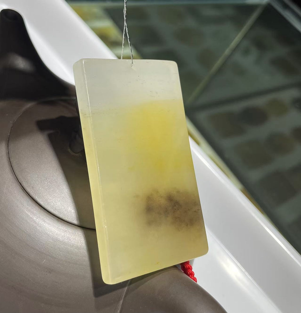 Yellow jade pendant ( Collectible Size )