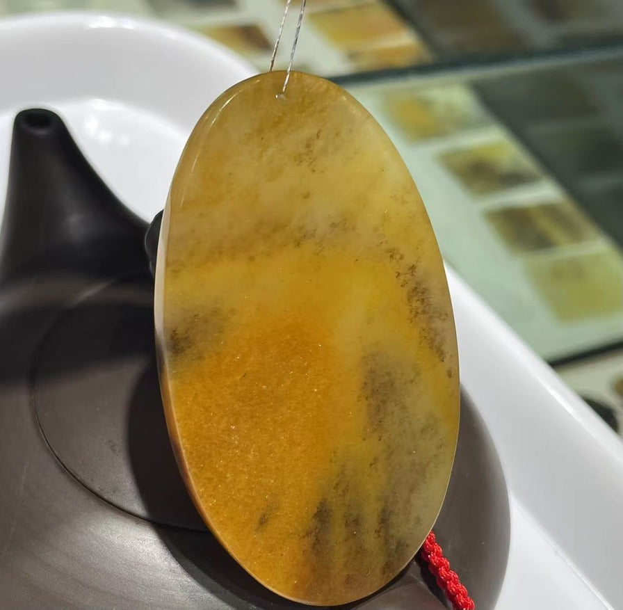 Yellow jade pendant ( Collector's Scale Size )