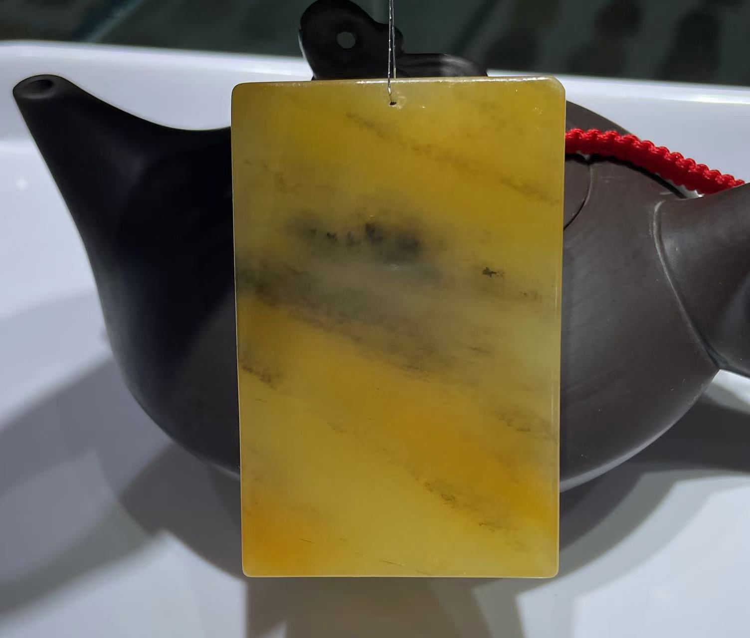 Yellow jade pendant ( Collector's Scale Size )