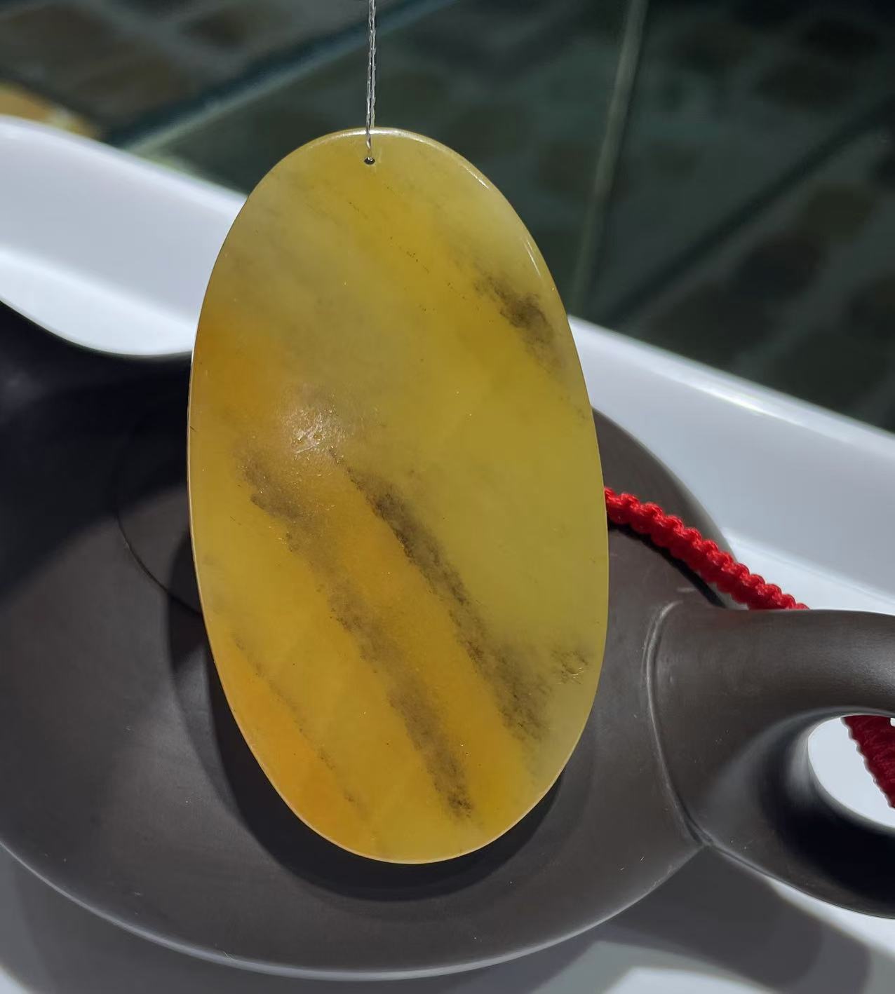 Yellow jade pendant ( Collector's Scale Size )