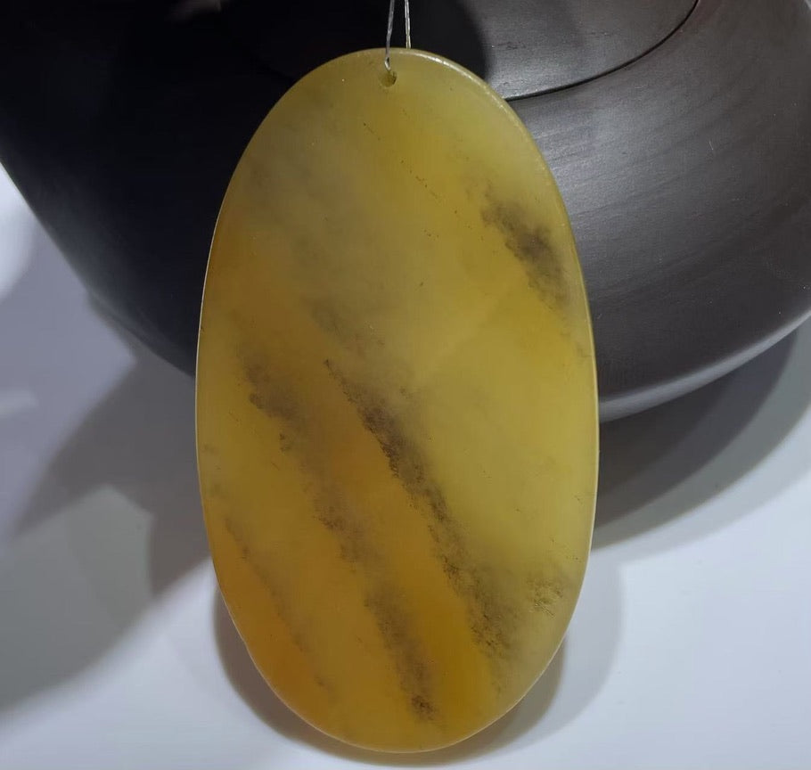 Yellow jade pendant ( Collector's Scale Size )