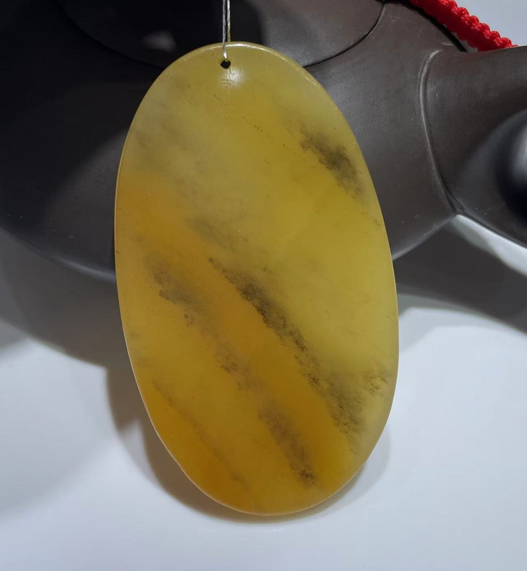 Yellow jade pendant ( Collector's Scale Size )
