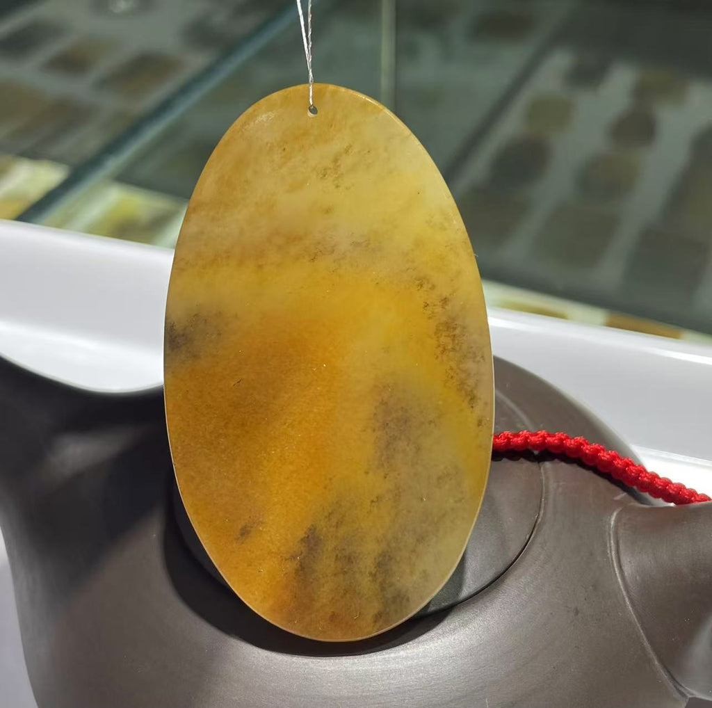 Yellow jade pendant ( Collector's Scale Size )