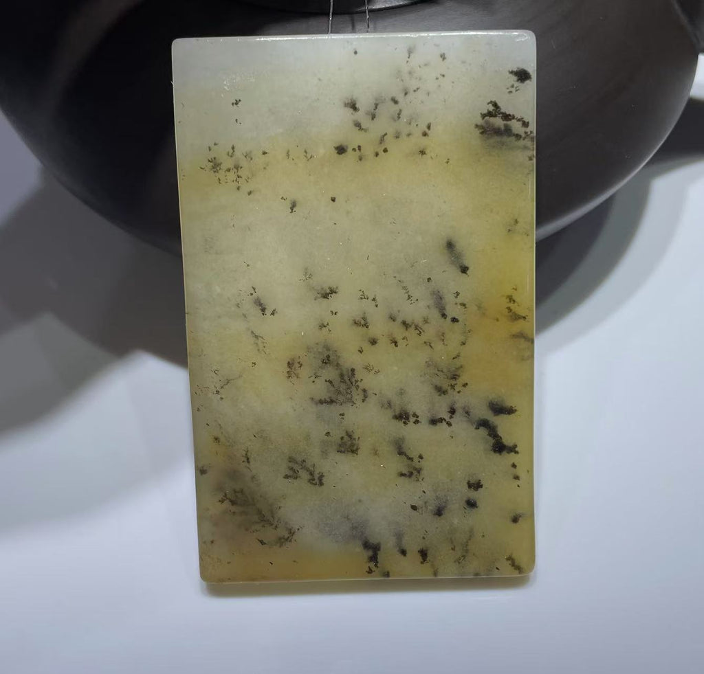 Yellow jade pendant ( Ancient seabed gross, Collectible size )