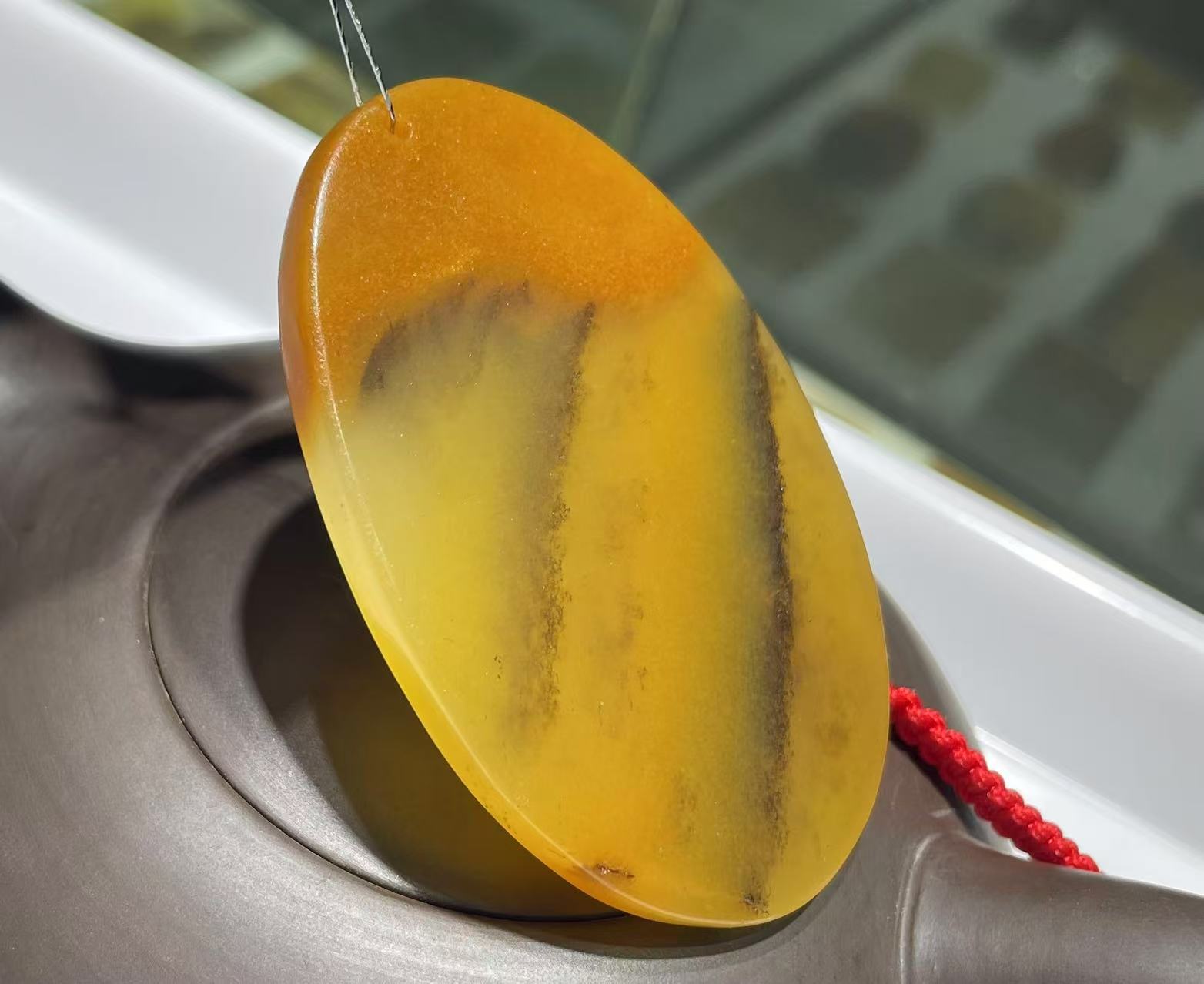 Yellow jade pendant ( Collector's Scale Size )